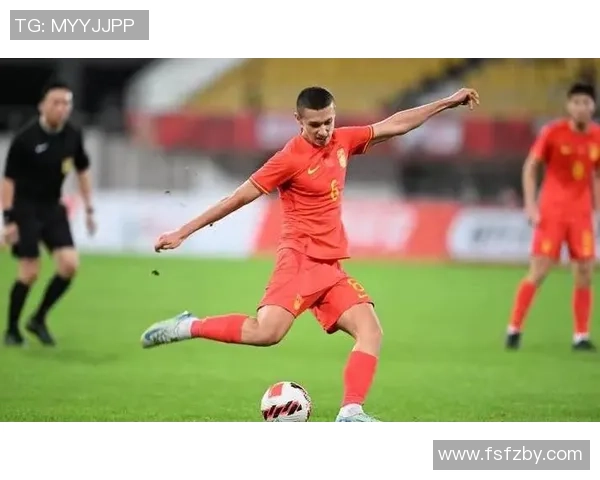 哪个足球明星的眼神让人觉得痴呆不已引发球迷热议和讨论